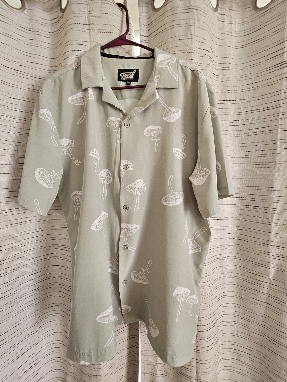 fresh Sage Green Short-Sleeve Button-Up Shirt with White Mushroom Print